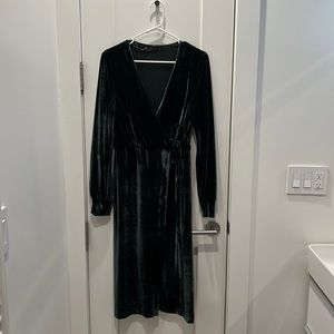 green velvet wrap dress zara M